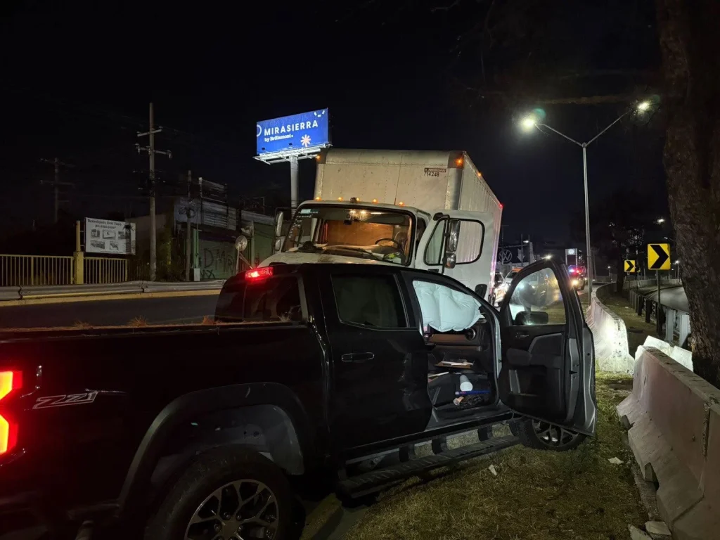 Dos accidentes en menos de 12 horas en Eugenio Garza Sada 2 790224628 1297018772396995 5618108236849834749 n