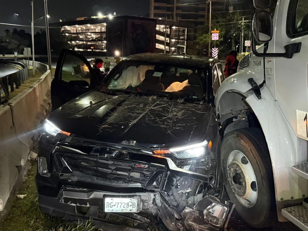 Dos accidentes en menos de 12 horas en Eugenio Garza Sada 3 790505201 900871782819238 3239950325315557828 n