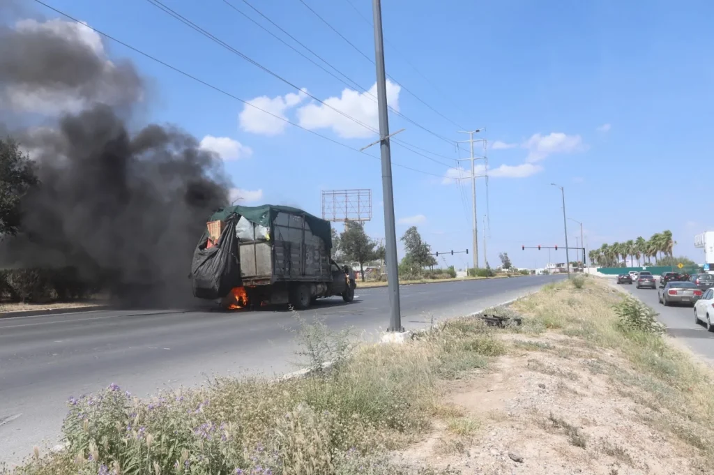 Fuego consume camioneta con basura en Reynosa 1 790791397 1075667158165249 5389200808675029085 n