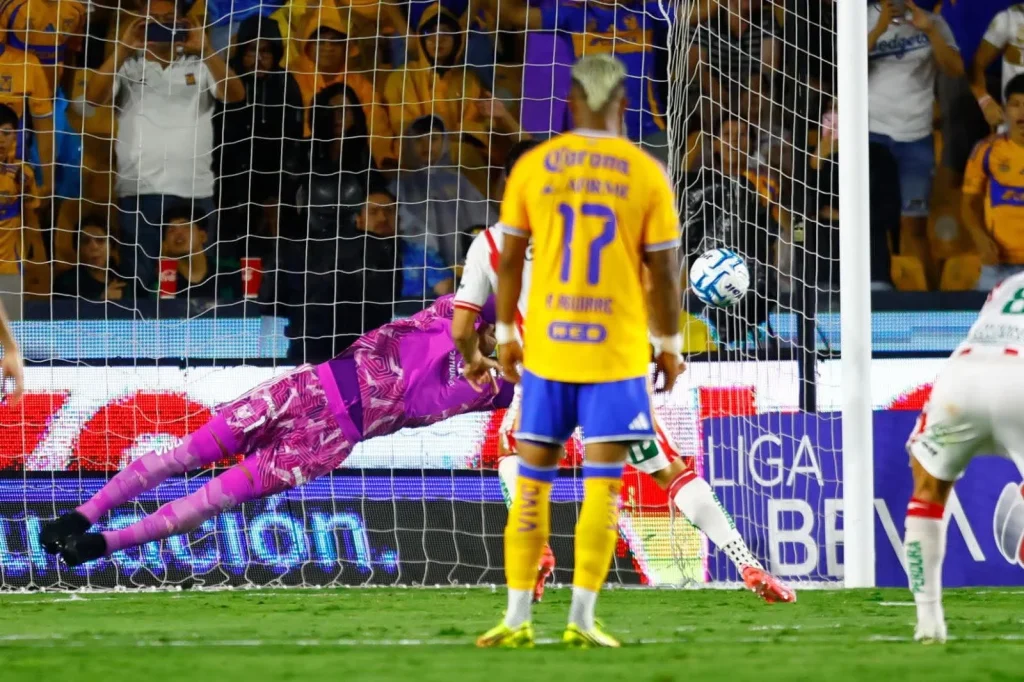 Tigres empata ante Necaxa previo al Clásico Regio 2 Tigres empata contra Necaxa