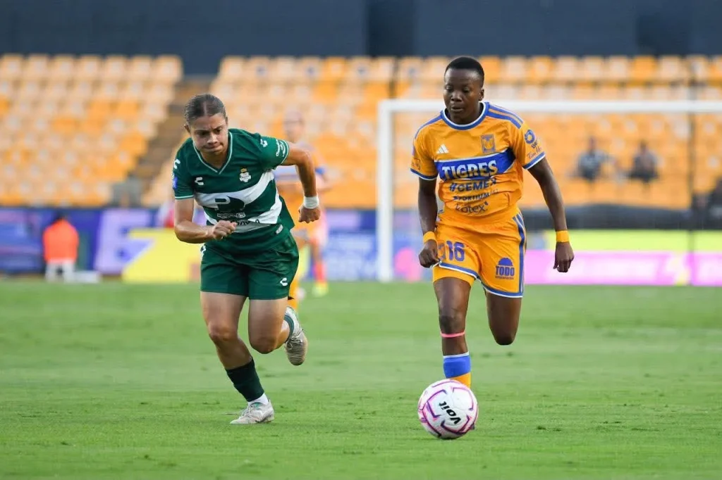 Tigres Femenil golea a Santos y sigue invicto en el torneo 5 794066137 2051797758792770 701742521735080649 n