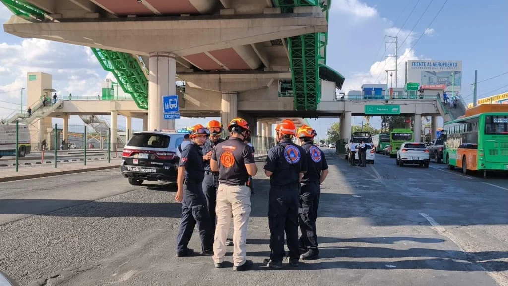 Mujer se lesiona tras caer de andén de la estación Sendero, en Escobedo 2 799345592 1585018523033698 7073431887964308524 n
