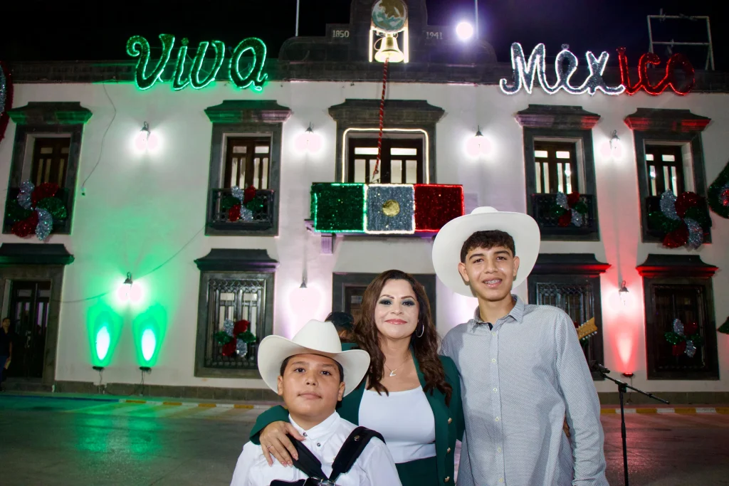 Cientos de familias celebran El Grito junto a la alcaldesa Verónica Aguirre 4 7eaa1e64 4db0 45b2 ad0a 20373b4216f8