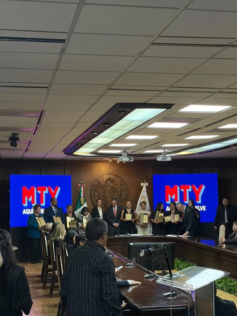 Reconocen en Monterrey a 10 docentes con la medalla Miguel F. Martínez 1 802029382 1097214456120501 5231339633170499886 n