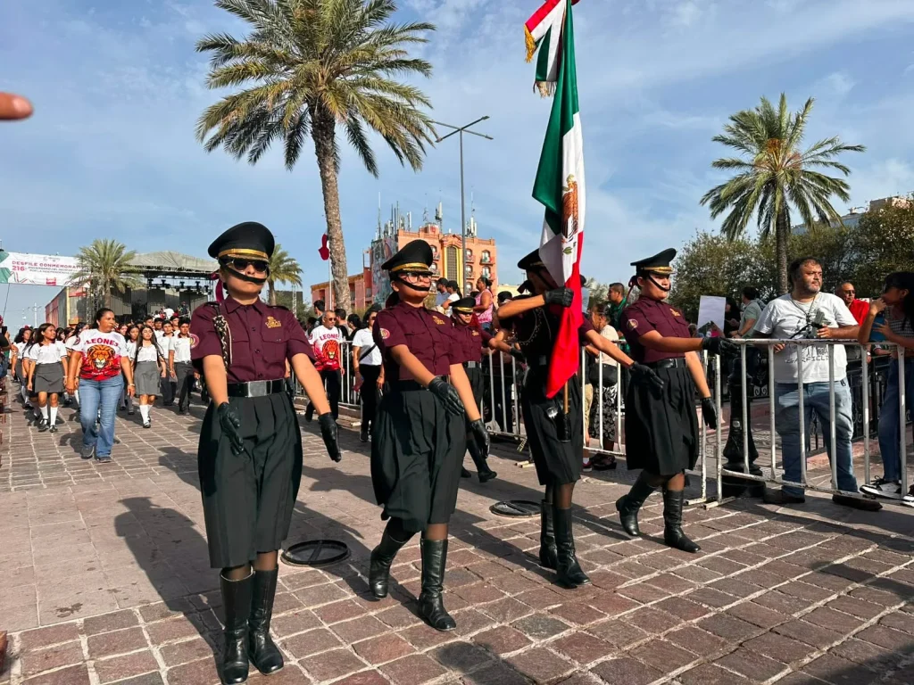 Desfile patrio reunió a estudiantes y autoridades en Reynosa 2 809875640 4592314117664374 4969844612785804716 n