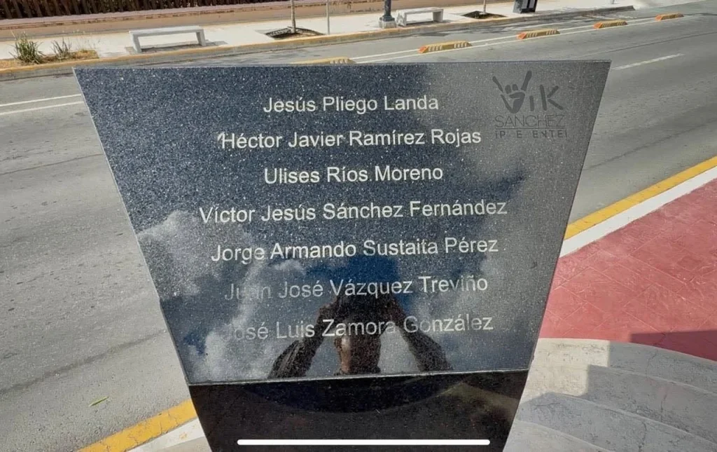 Rinden homenaje a trabajadores caídos en explosión de Pemex 3 810485220 1438214751485386 4896702149639087505 n