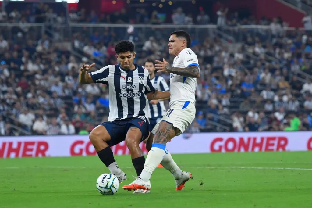 Vuelve Rayados al triunfo; vence 1-0 a Cruz Azul 9 815395820 1295065759325939 4207444117160693409 n