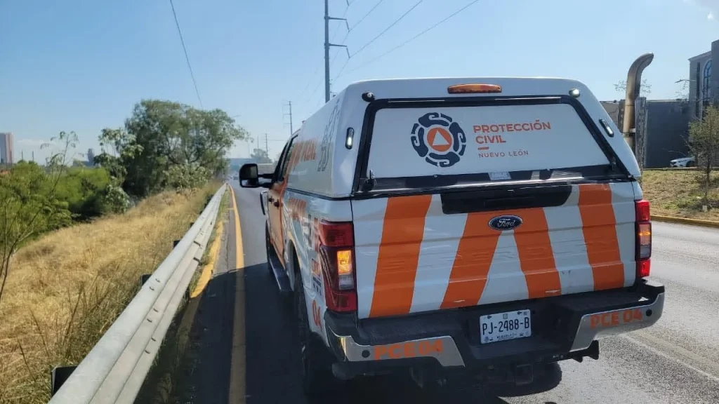 Incendio consume 300 metros cuadrados en el río Santa Catarina 1 817268737 1484303560194657 302133406344529120 n
