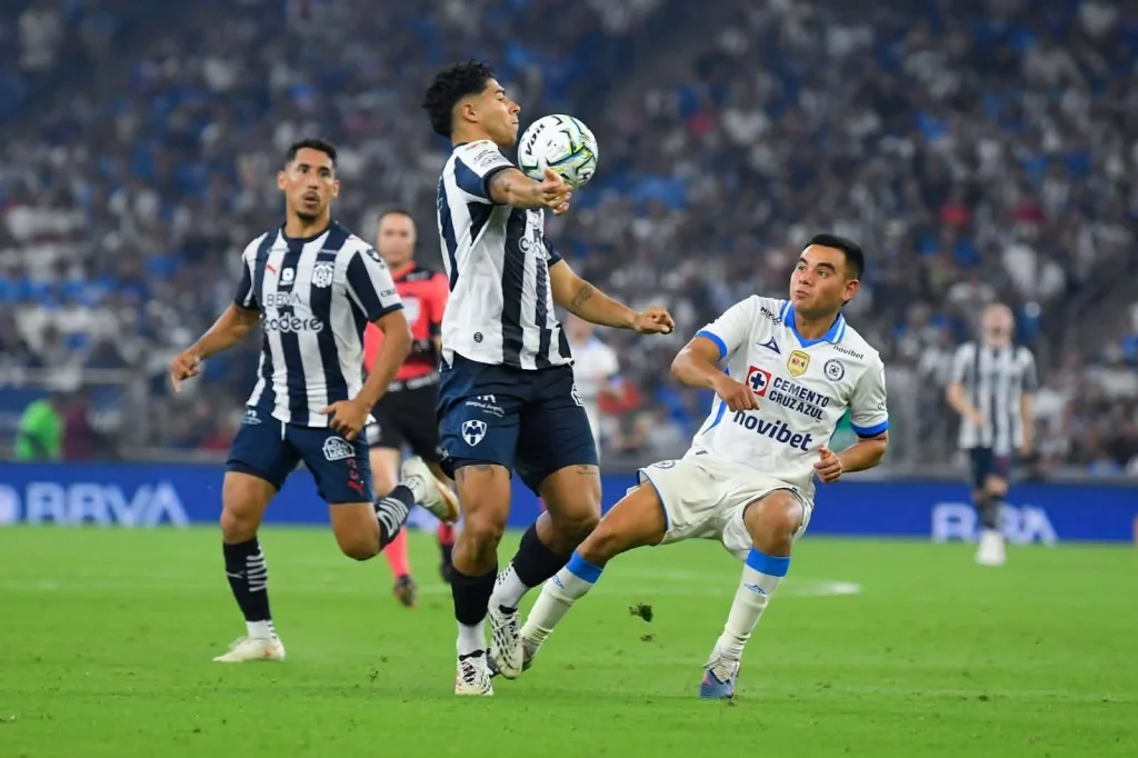 Vuelve Rayados al triunfo; vence 1-0 a Cruz Azul 17 818321036 2509989219488820 104481420705421807 n