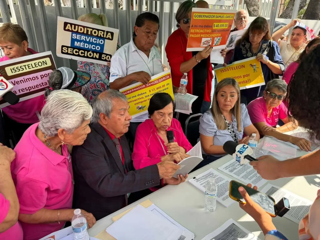 Jubilados de la Sección 50 reclaman a ISSSTELEÓN bono y servicio médico 1 821247634 1119157497212117 2592569199750674464 n