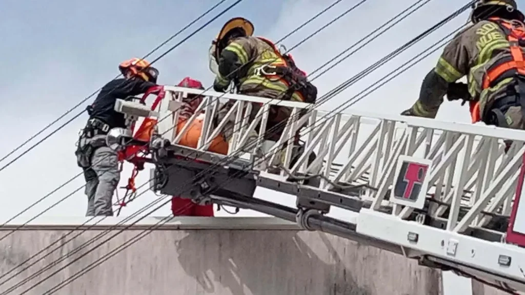 Hombre sufre descarga eléctrica mientras trabajaba 1 825311898 2154849541909844 3259565863810193337 n