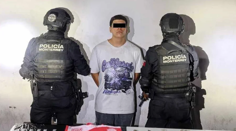 825312666_3635346139958401_1989025382755586883_n En dos hechos diferentes, tres hombres fueron detenidos en posesión de droga, por elementos de la Policía de Monterrey, en esta capital, informó la secretaría de Seguridad y Protección Ciudadana del municipio.