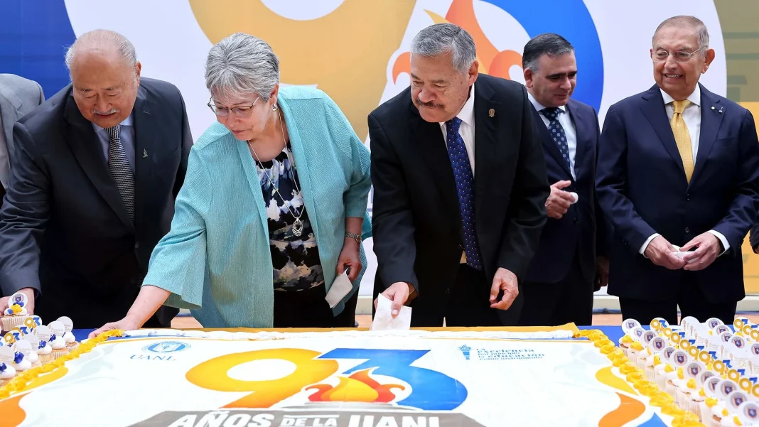 93-aniversario-uanl-7