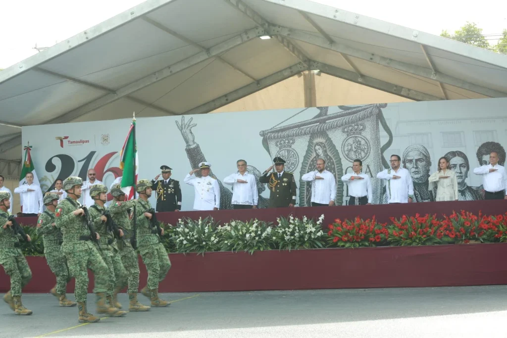 Américo preside desfile cívico-militar por el 216 aniversario de la Independencia 4 94350ffe cd94 4475 80c8 c4610ac1f4d2