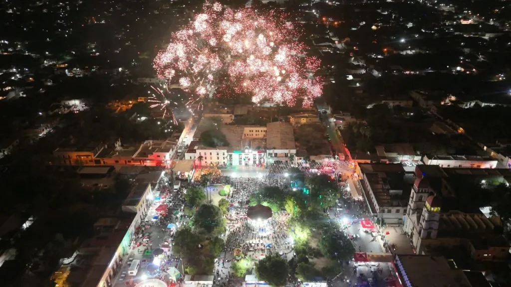 Cientos de familias celebran El Grito junto a la alcaldesa Verónica Aguirre 2 9eba03f4 41dc 46a9 b7c2 6933e6a703b4