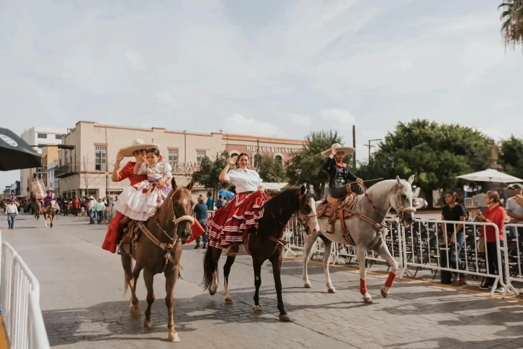 Beto Granados encabeza desfile Cívico Militar por el 216 aniversario de la Independencia de México 5 9fb91b79 5e79 423c 99ae d7e611b99cf4