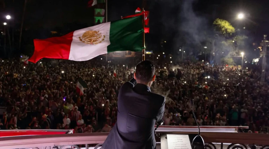 Beto Granados encabeza el Grito de Independencia ante cientos de matamorenses (1)