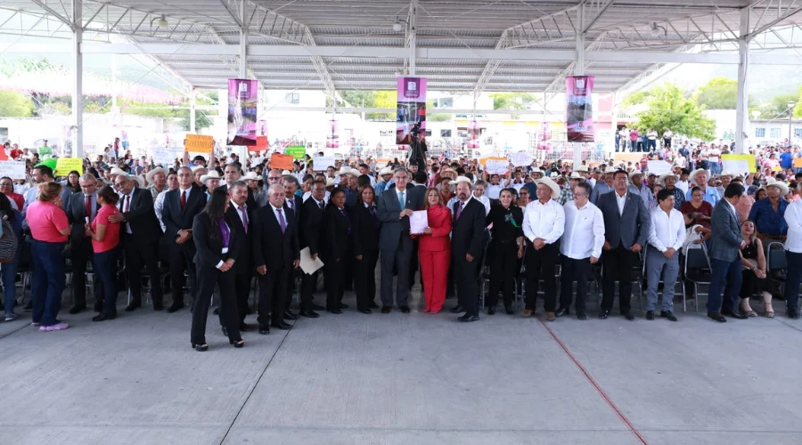 En Bustamante, Américo refrenda el respaldo de su gobierno; se prioriza agua, electrificación y vivienda