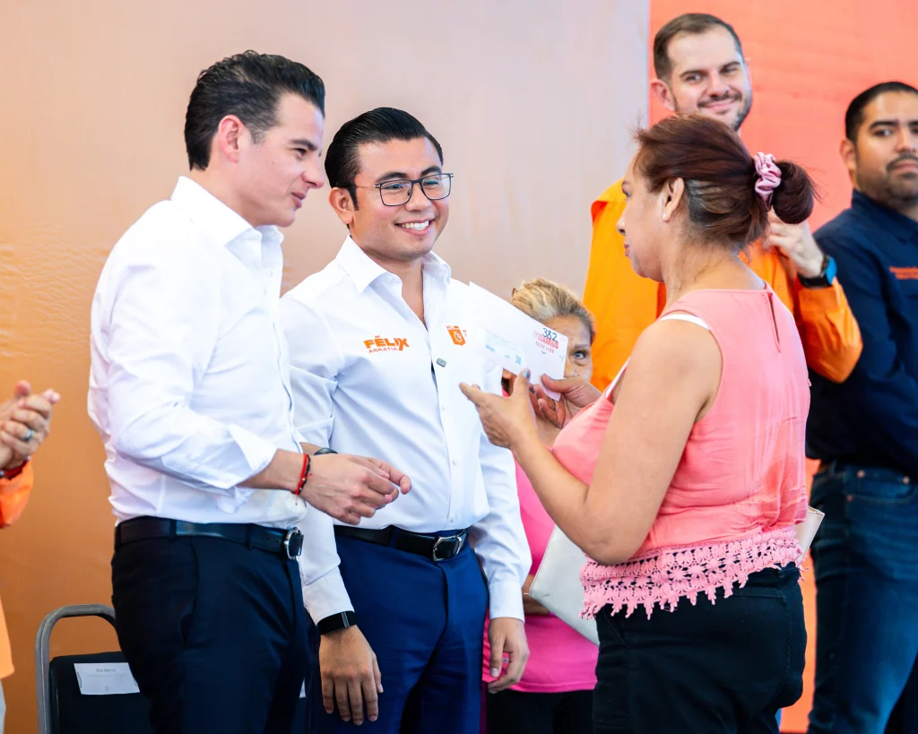Estamos reconociendo a quienes todos los días cuidan de Nuevo León: Félix Arratia 1 FOTO 02 ESTAMOS RECONOCIENDO A QUIENES TODO LOS DIAS CUIDAN DE NUEVO LEON FELIX ARRATIA 2