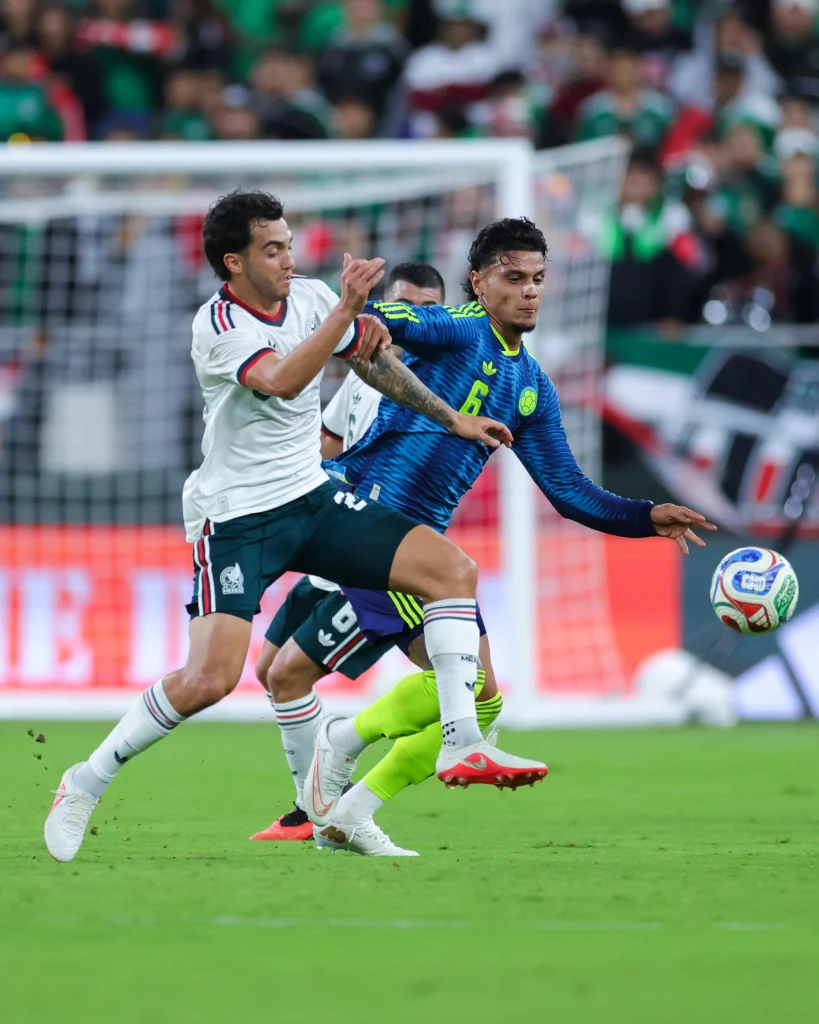 Con golazo de "Morita" México empata 1-1 con Colombia (VIDEO) 1 HTMIMMcXcAAc2I0
