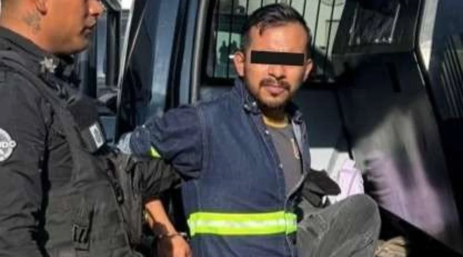 Roba celular a mujer dormida en la calle, en Monterrey