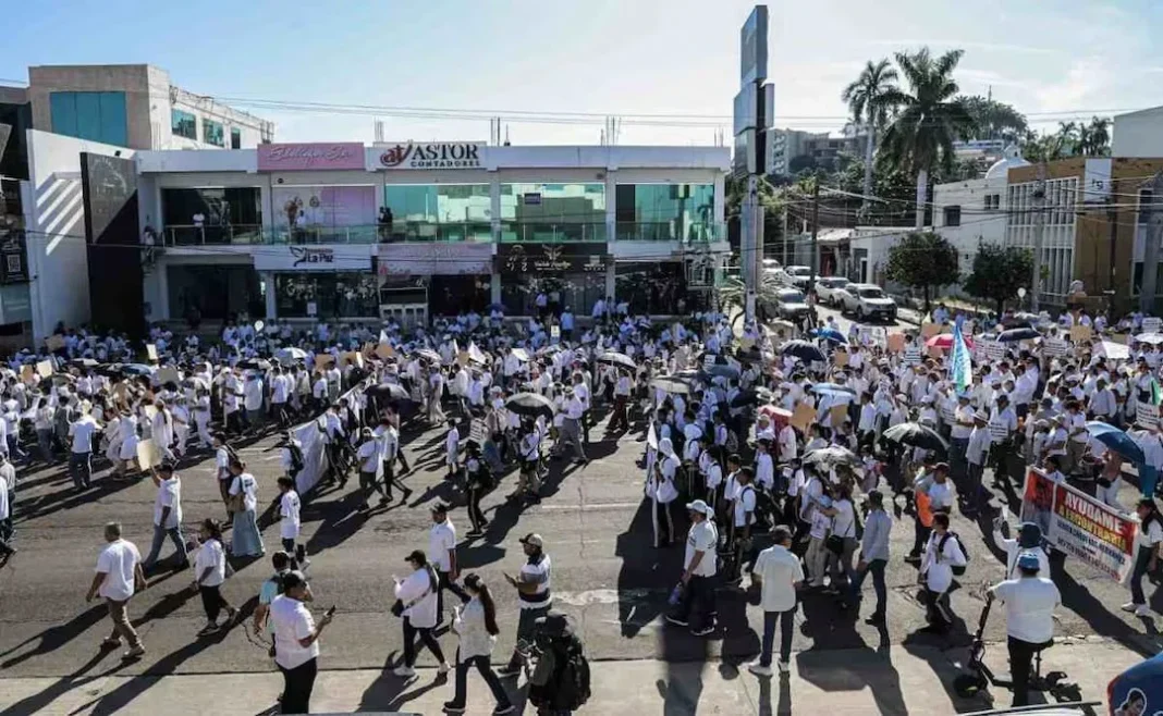 alejandro-moreno-destaca-marcha-por-seguridad-sinaloa Alejandro Moreno destaca marcha por seguridad realizada por familias en Sinaloa