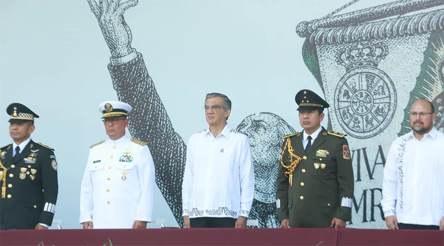 americo-villarreal-desfile-civico-militar-victoria El gobernador Américo Villarreal preside el desfile cívico-militar en Ciudad Victoria Tamaulipas.