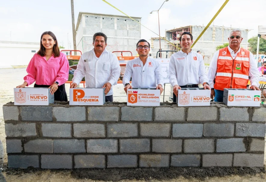 arratia-comedor Arranca Félix Arratia nuevo comedor, anuncia pavimentación y entrega 450 tarjetas en Pesquería