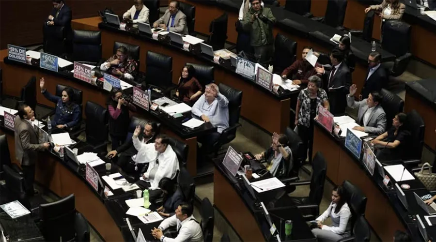avanza-reforma-contra-pirateria Sesión en el Senado de la República donde se discute la reforma contra piratería