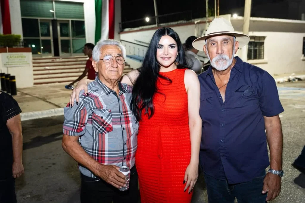Nataly García Díaz preside ceremonia del Grito de Dolores 2 b8a404df a5aa 48b7 bfe1 507b2d4a741f