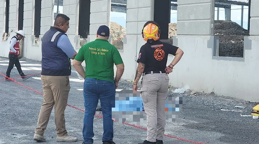 cae-obrero-cienega-de-flores Cae obrero desde una altura de 15 metros en una nave industrial en Ciénega de Flores.
