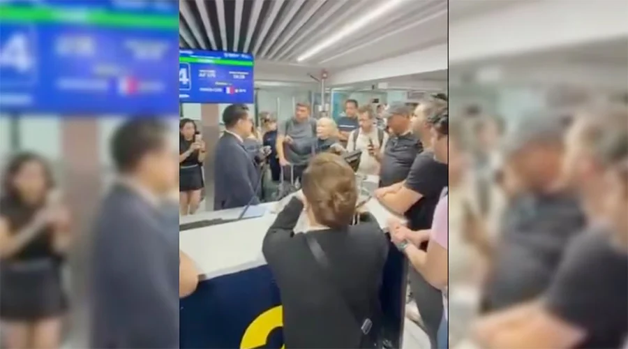 caos-aicm-air-france-vuelos Pasajeros afectados durante el Caos AICM Air France por la cancelación de vuelos.