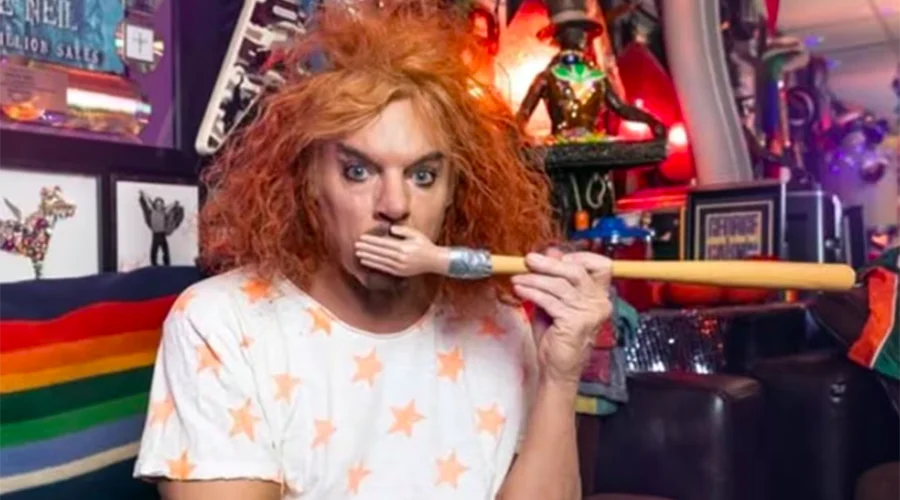 carrot-top-es-hospitalizado-en-las-vegas-tras-un-intento-de-suicidio carrot-top-es-hospitalizado-en-las-vegas-tras-un-intento-de-suicidio