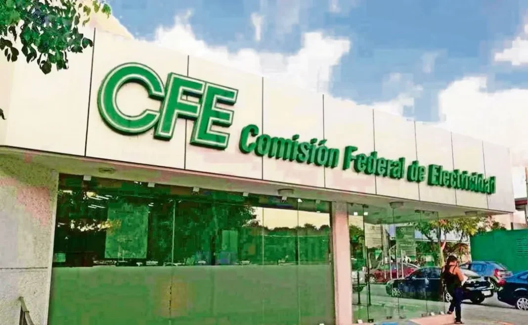 cfe-reestablece-servicio-electrico-sureste