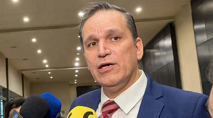 Denuncian a Ulises Carlín por ostentar dos cargos en Gobierno de Nuevo León 1 denuncian ulises carlin