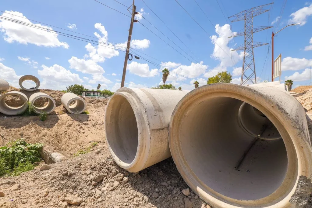 Avanza obra para mejorar desfogue de agua en Burocrática y La Presa 2 Avanza obra para mejorar desfogue de agua en Burocrática y La Presa