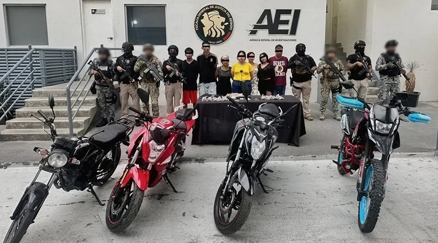 detienen-7-cateos-en-apodaca Agentes de seguridad en el operativo donde realizaron cateos en Apodaca con siete detenidos.