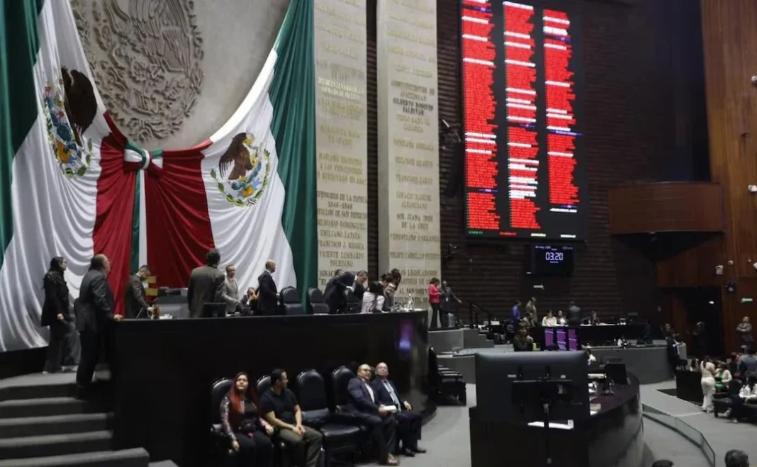 diputados-aprueban-eliminar-doble-nacionalidad Pleno del Congreso donde los Diputados aprueban eliminar la doble nacionalidad en candidaturas