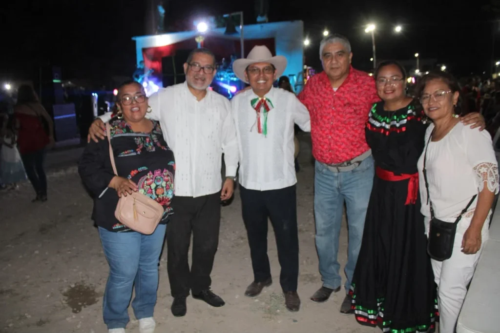 Marcelo Olán convive con familias en noche mexicana de Puerta Grande 3 e8b88a6d de21 41d2 a007 7e41d43ef12a