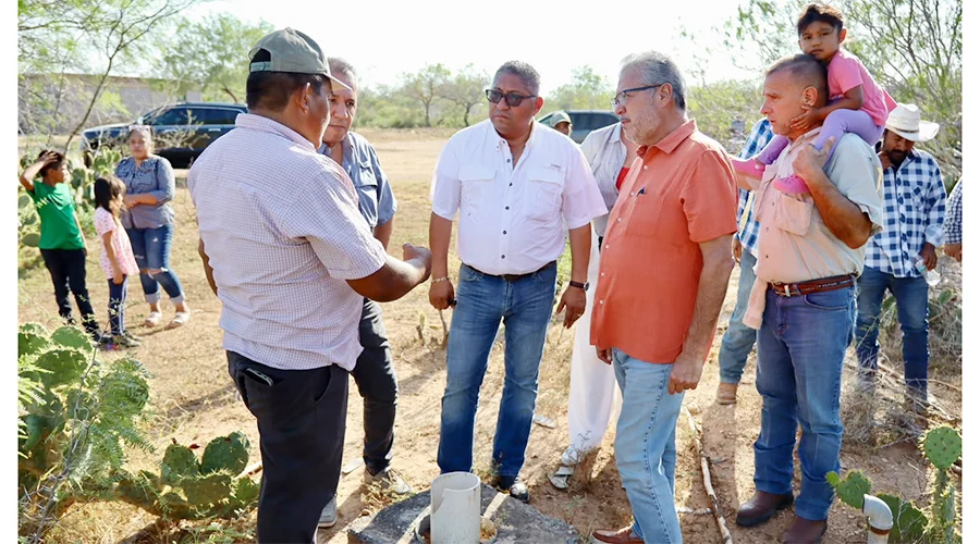 eduardo-lopez-arias-congregacion-garza Eduardo López Arias en reunión con familias de Congregación Garza.