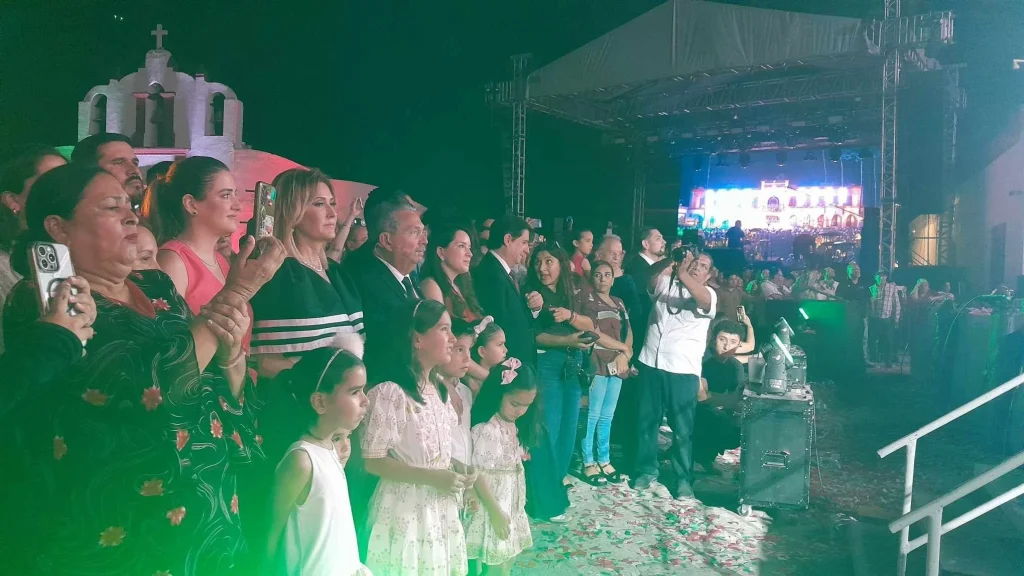 Aclama Escobedo a los héroes de la Independencia en ceremonia del Grito 1 escobedo grito heroes independencia 2