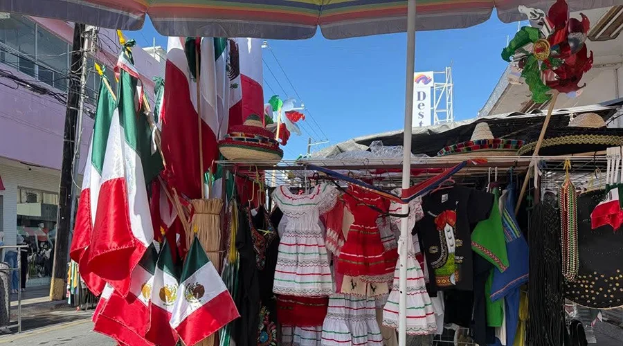 esperan-ambulantes-repunte-ventas-reynosa Comerciantes en la zona centro de Reynosa donde esperan ambulantes repunte en ventas.