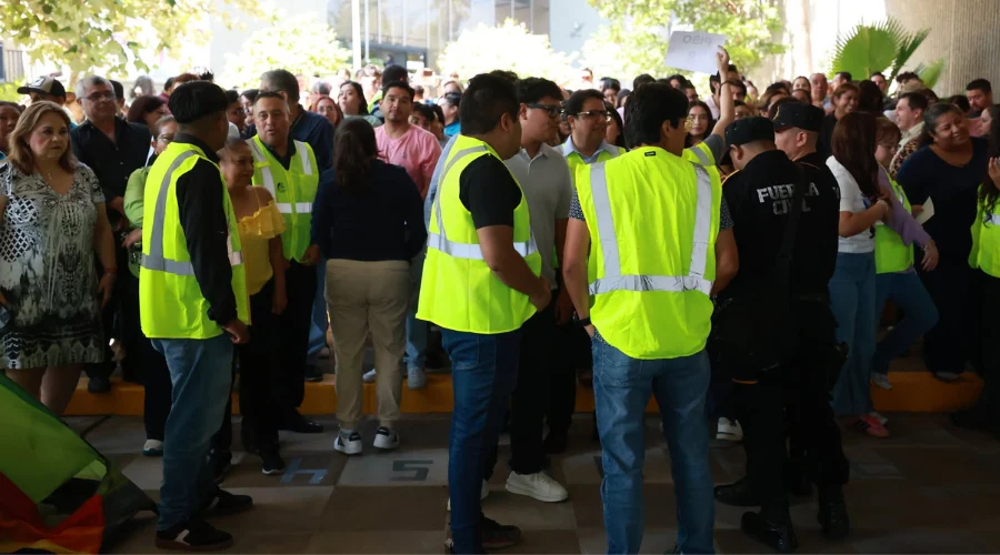 evacuan-a-163-personas-congreso
