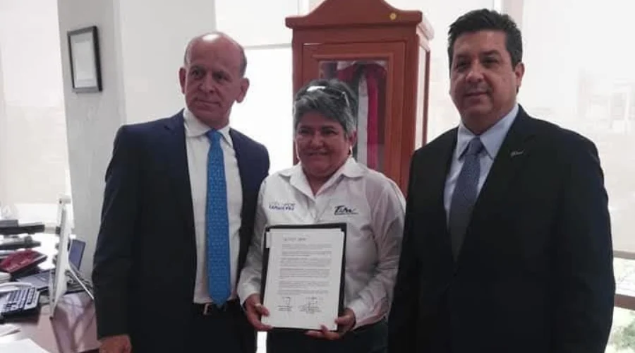 expone-ex-secretaria-cabeza-de-vaca