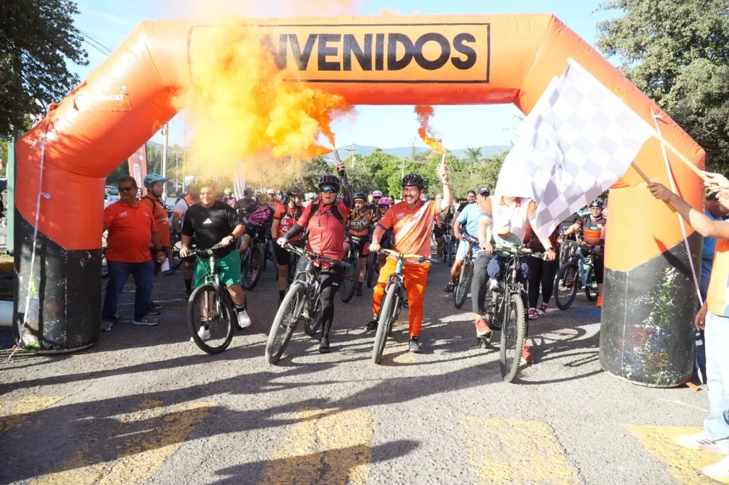 Encabeza el rector Dámaso Anaya la Gran Rodada UAT 14K en Victoria 1 f55f9d78 97f6 4036 910d 73da019a22db