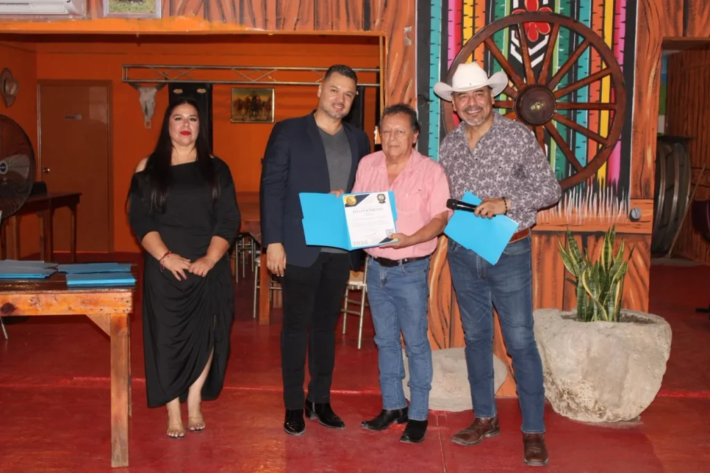 Marcelo Olán convive con locutores de Reynosa 1 f59536eb 74e9 4197 a88b 69340cb9f9f2