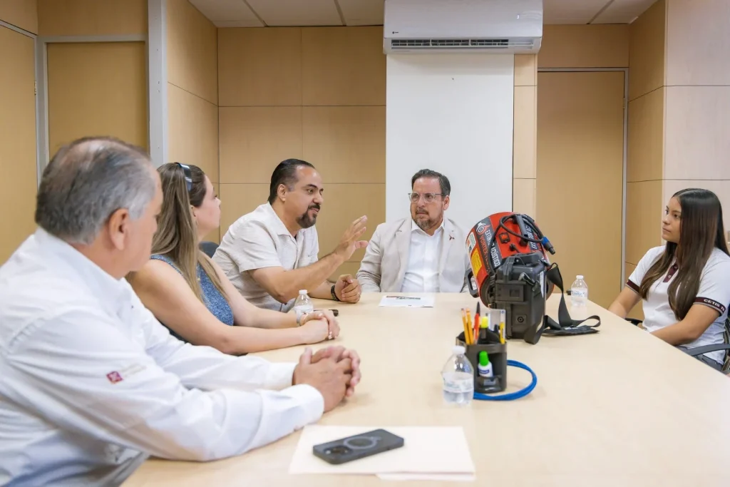 Respalda secretario de SET a estudiante que representará a México en Indonesia 2 fcb59f24 2e24 4639 b197 e11288efbecc