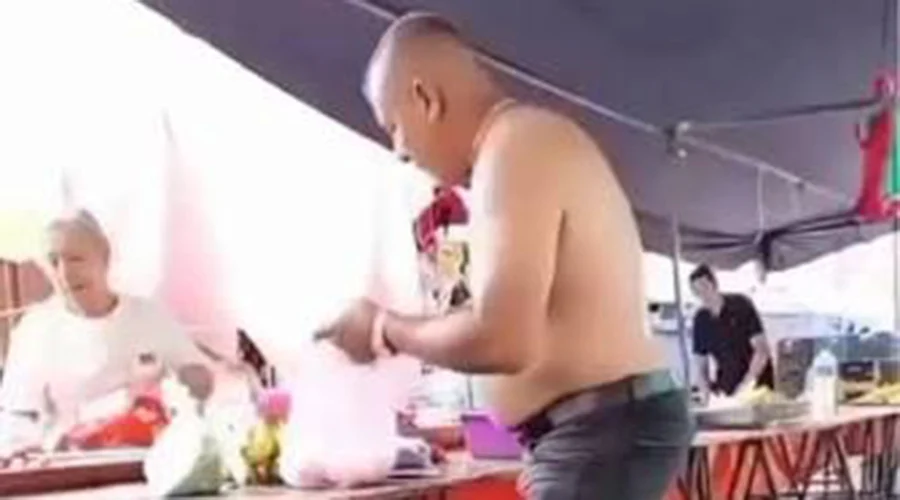 finge-pesar-la-mercancia-y-entrega-menos-de-lo-cobrado