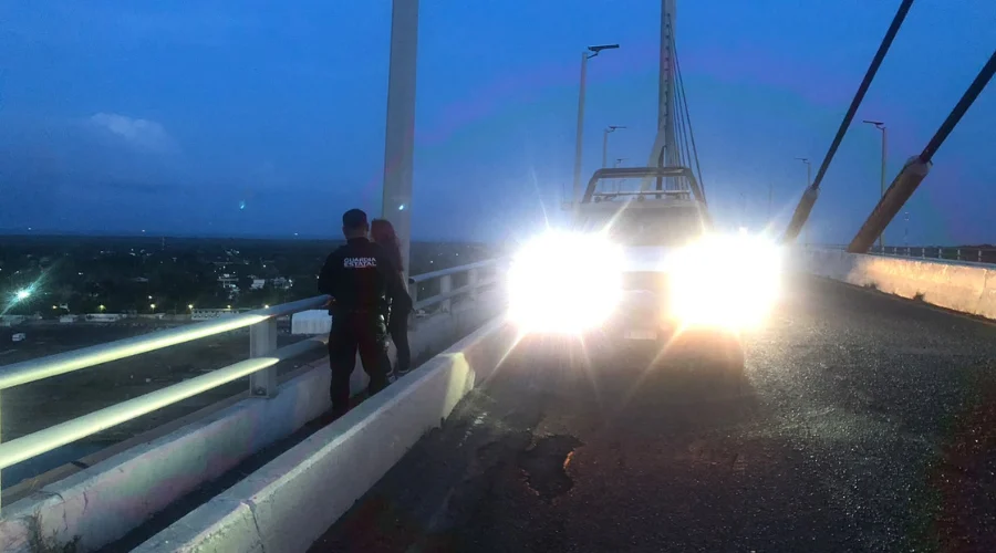 guardia-estatal-disuade-puente-tampico