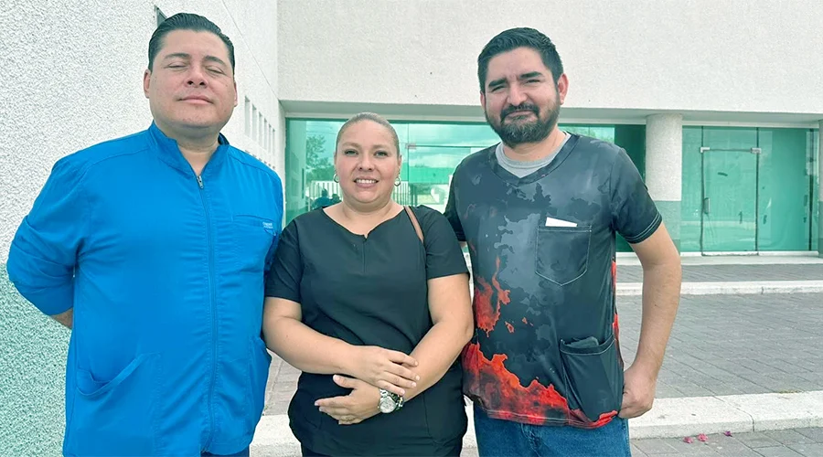 hospital-materno-infantil-reynosa Trabajadores del Hospital Materno Infantil durante la protesta para exigir recodificación laboral en Reynosa.